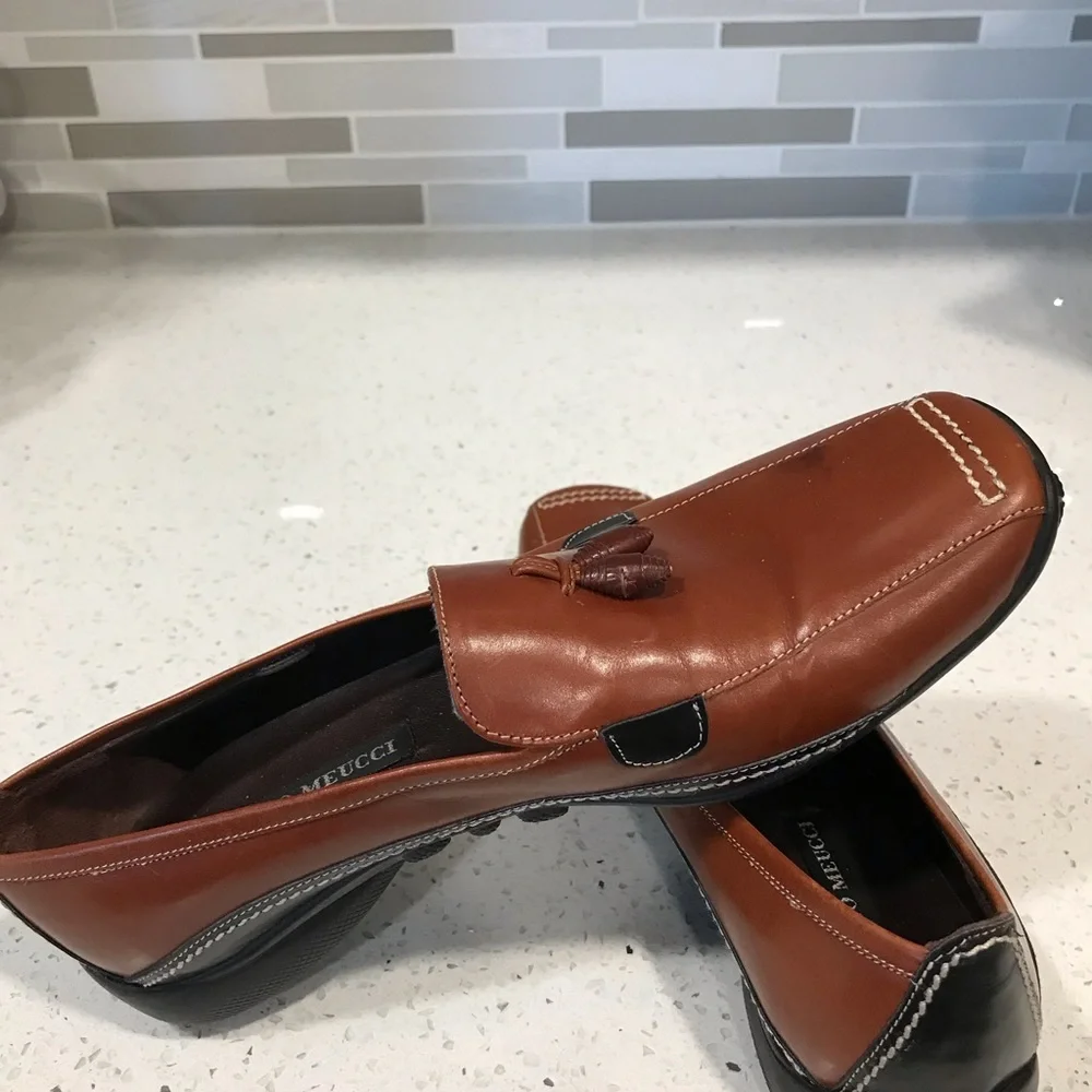 Sesto Meucci two tone leather loafer 7.5M